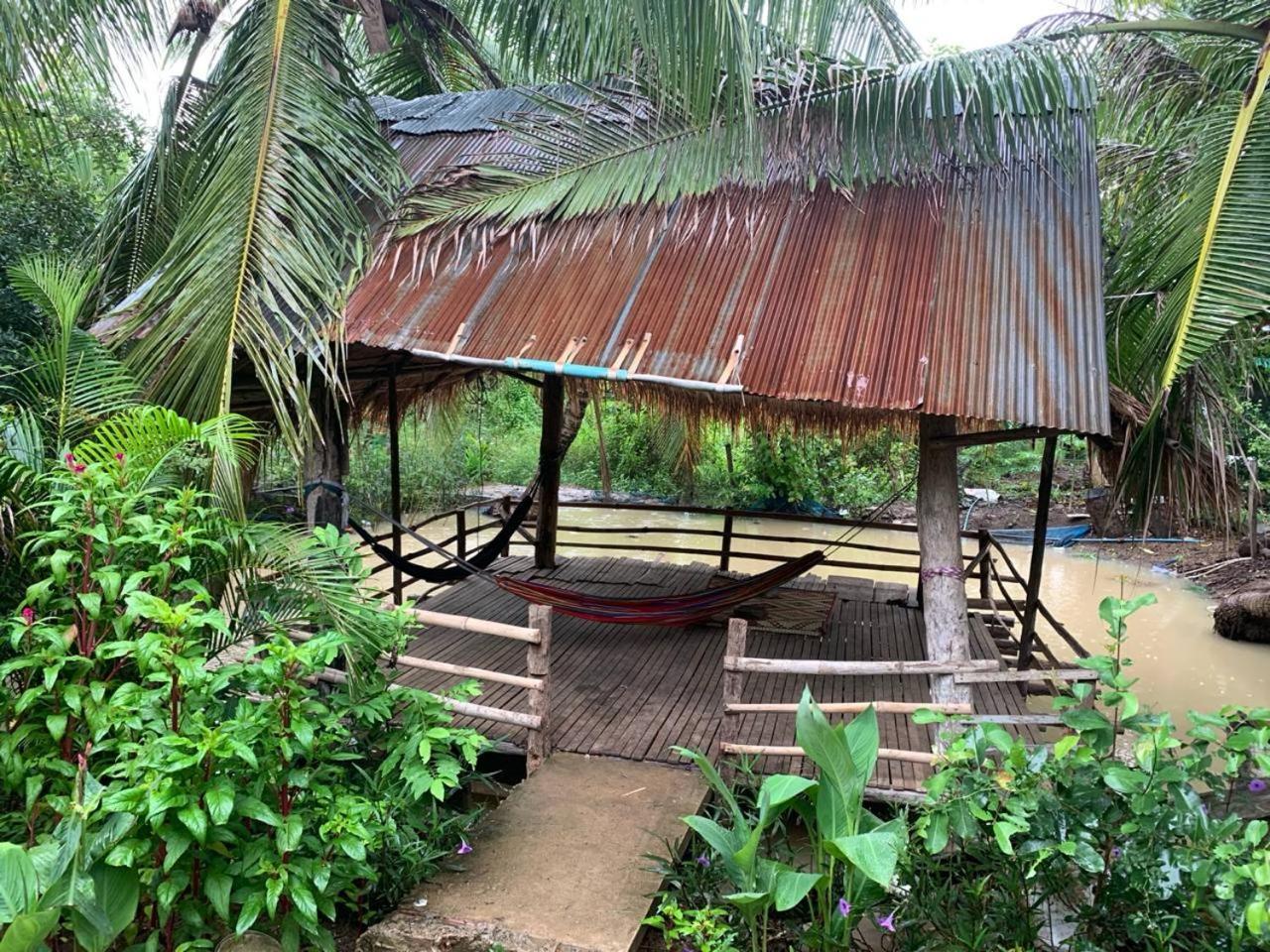 Family Batcave * Battambang