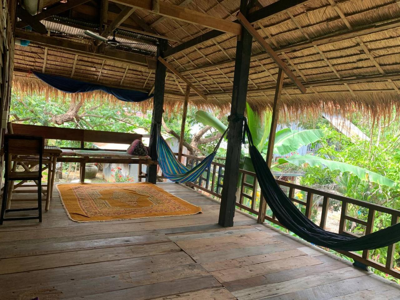 Family Batcave Homestay Battambang
