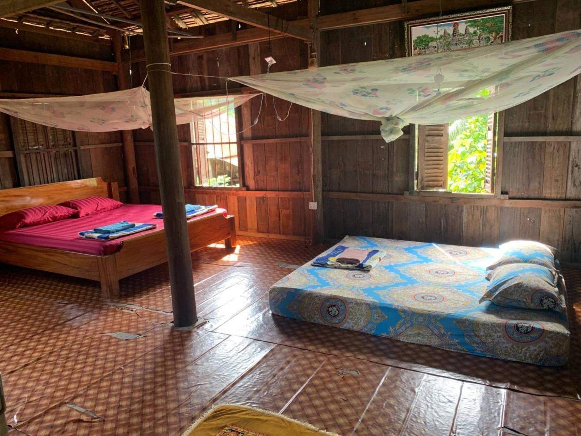 Homestay Family Batcave