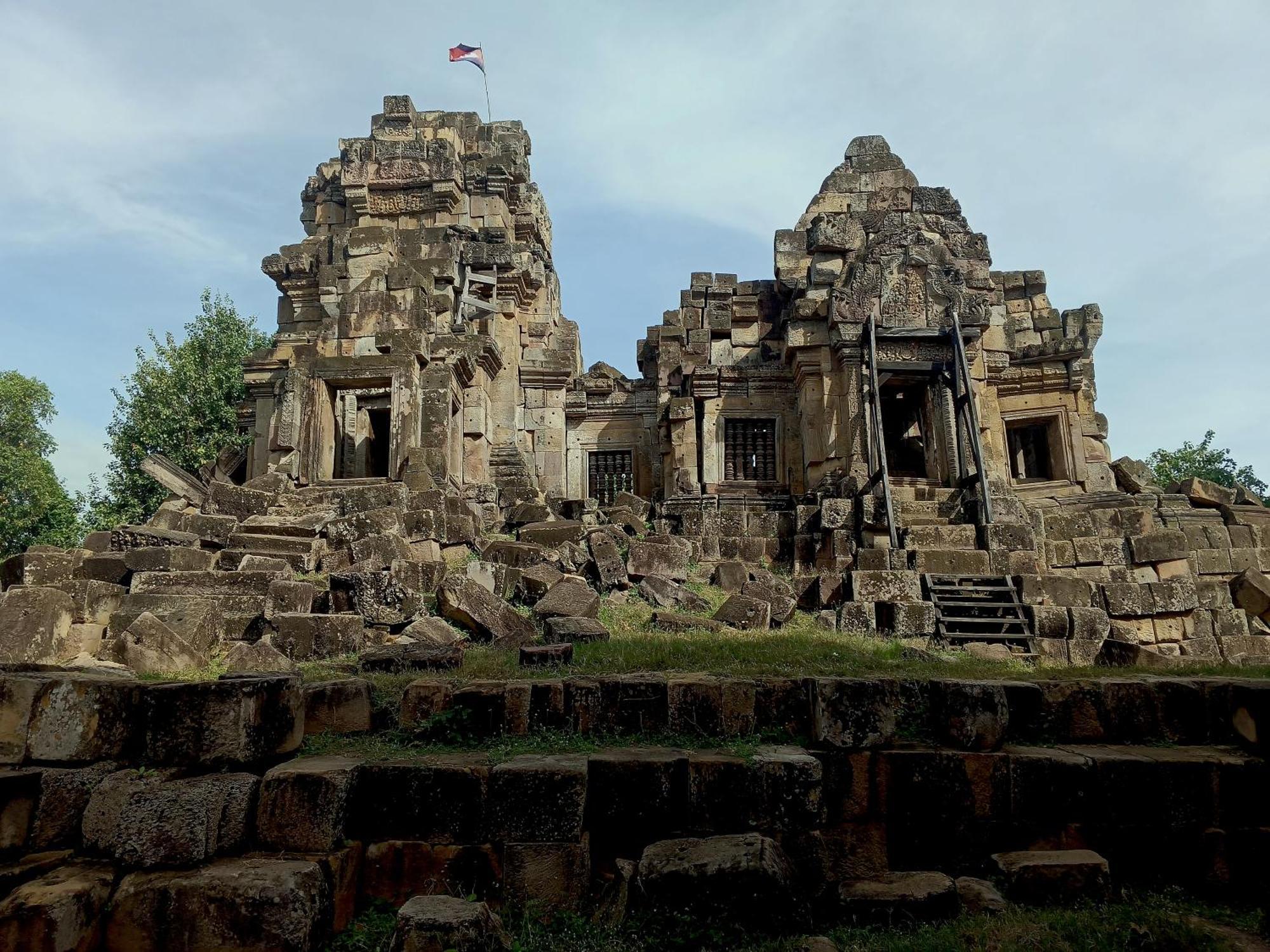 Family Batcave Homestay Battambang