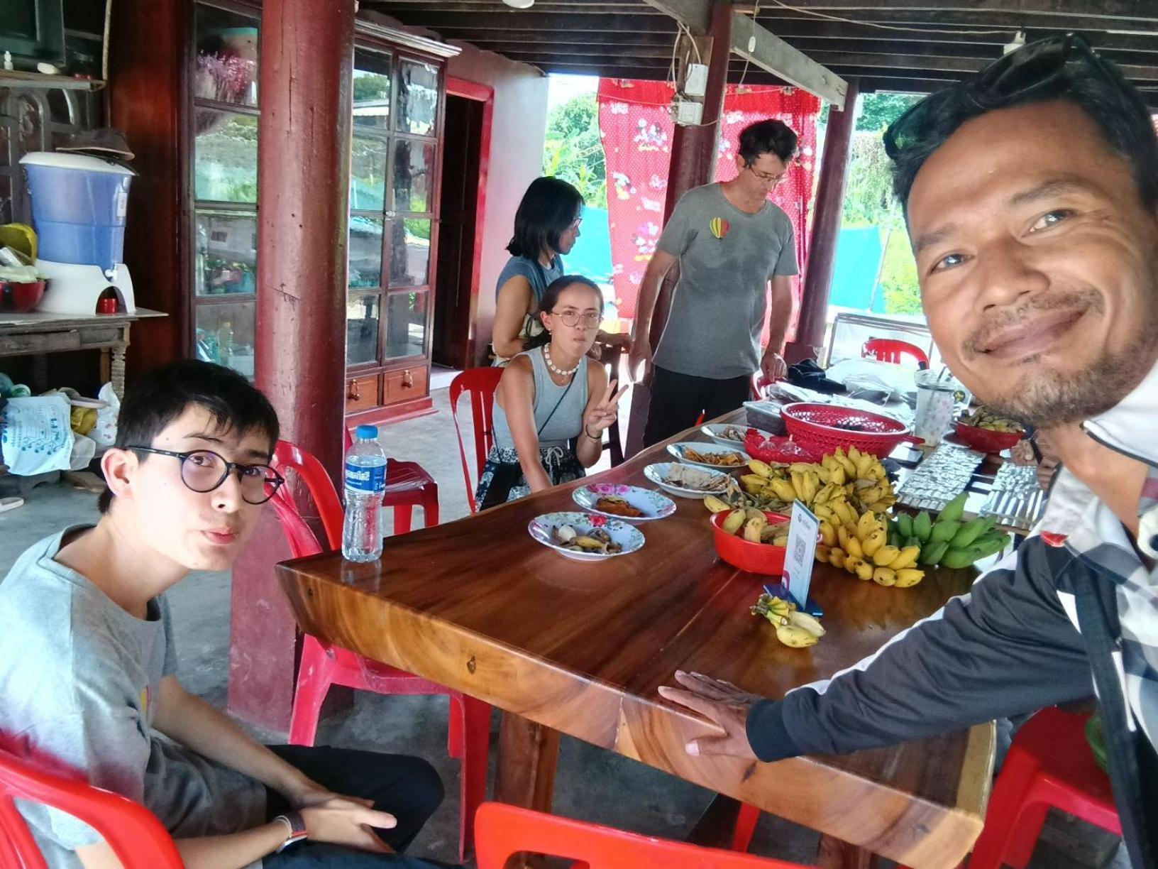 Family Batcave Homestay *
